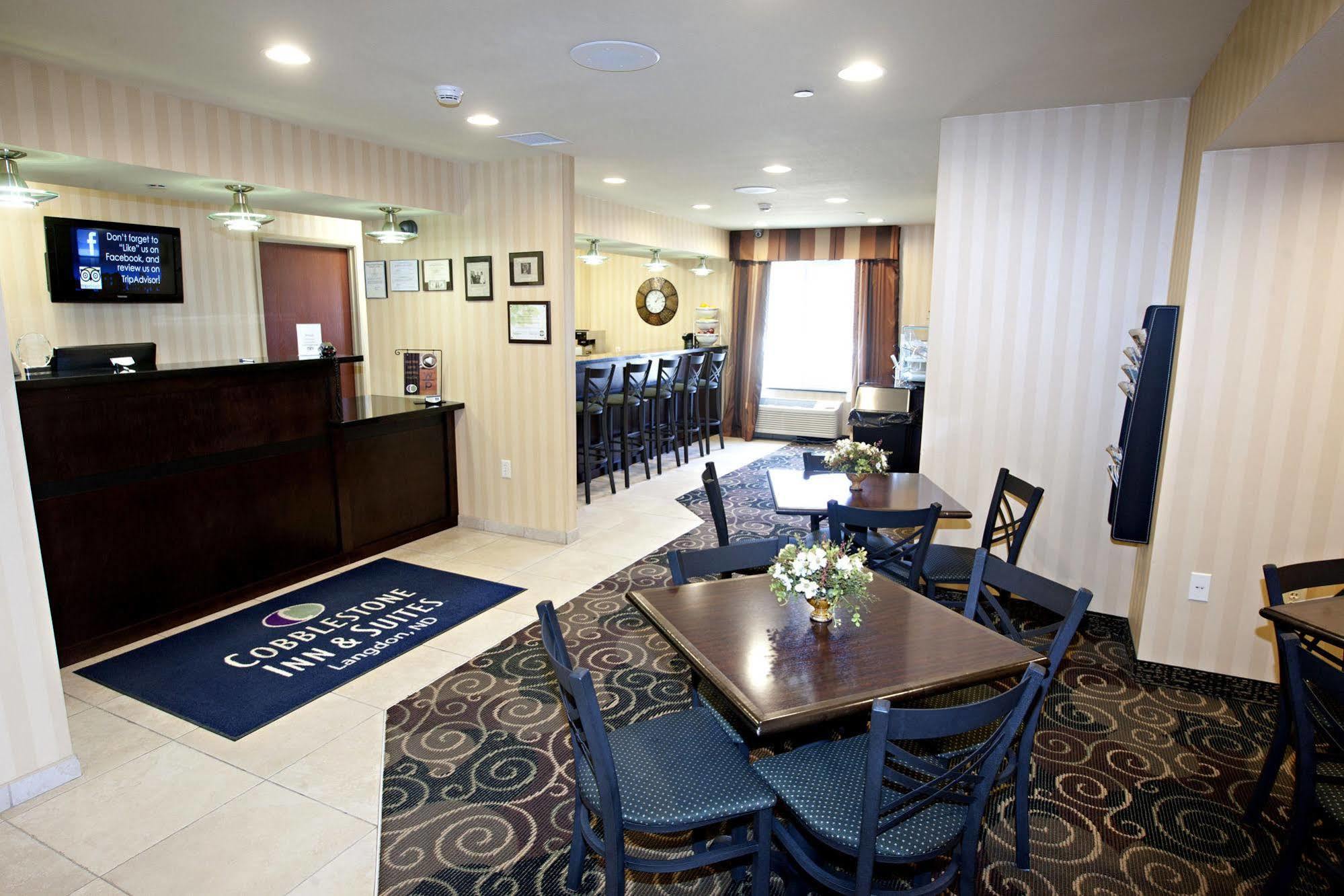 Cobblestone Inn & Suites - Langdon Exterior foto